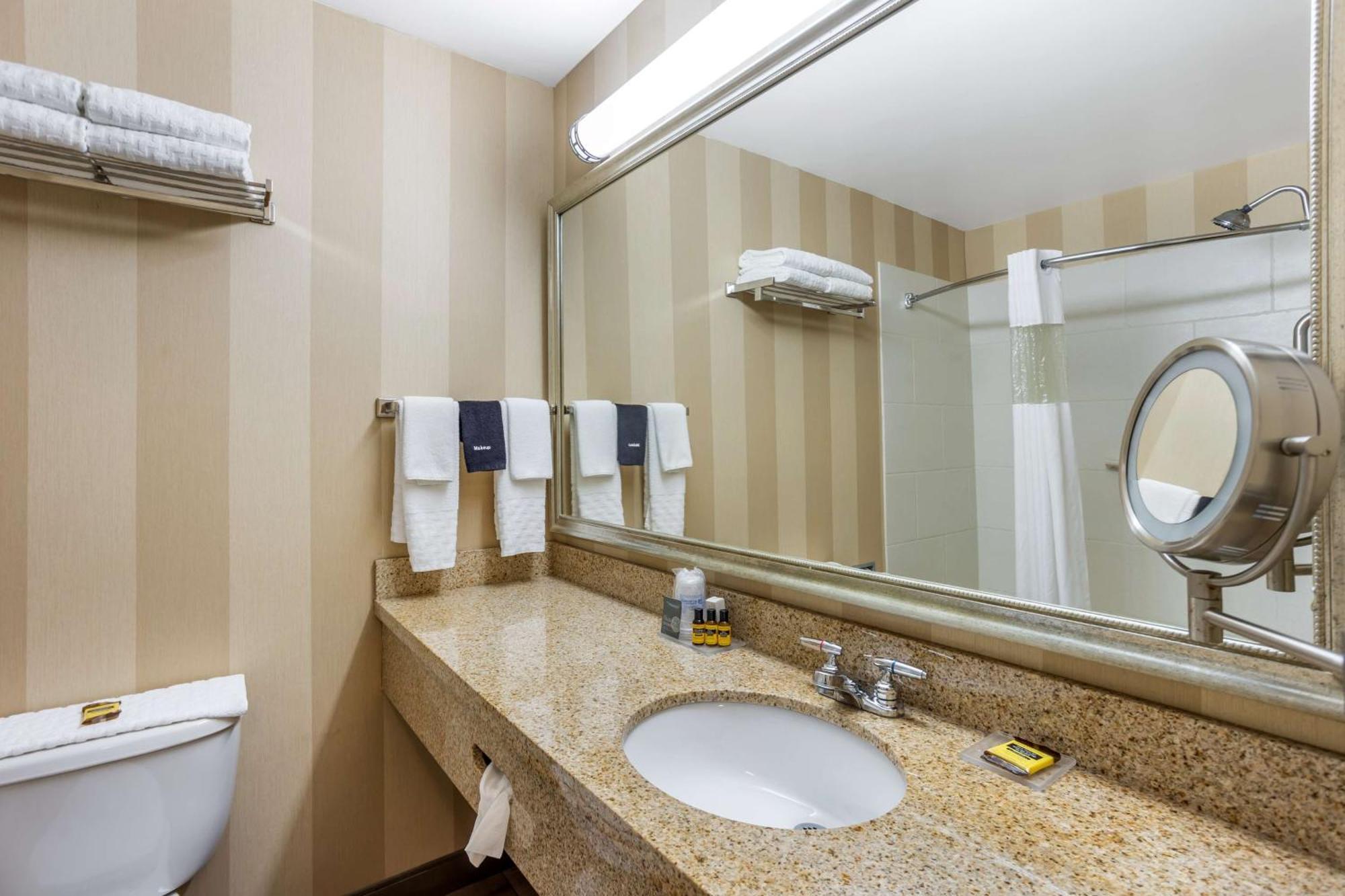 Best Western Plus University Park Inn & Suites Стейт-Колледж Екстер'єр фото
