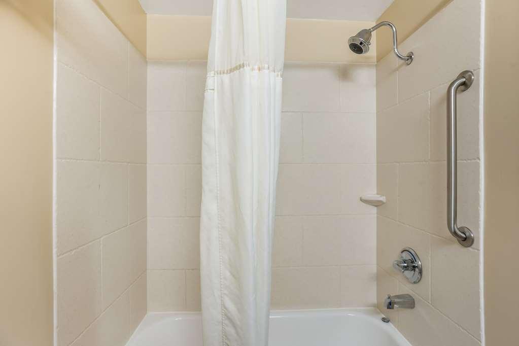Best Western Plus University Park Inn & Suites Стейт-Колледж Номер фото
